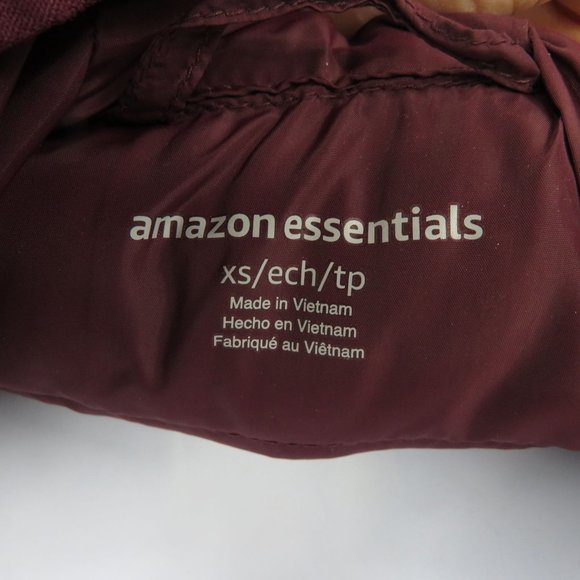 Amazon Essentials Women's Lightweight Water-Resistant Hooded Puffer Coat Burgund - Picture 6 of 6